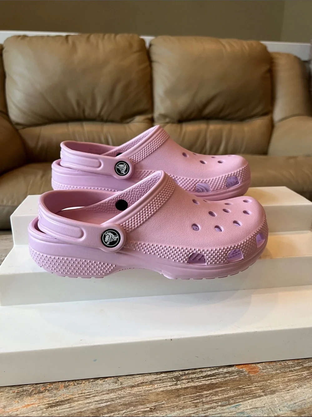 Crocs Classic Clogs Juniors (8+) Slip-On Clog Sandals Size J 3